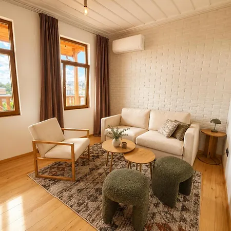 Апартамент Tarnovia Boutique Apartment- In The Old Town Of Велико Търново