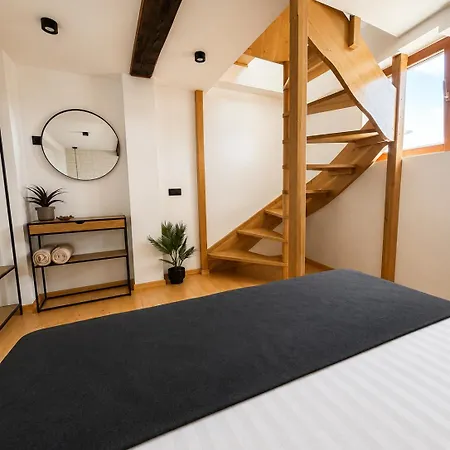Апартамент Tarnovia Boutique Apartment- In The Old Town Of