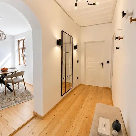 Апартамент Tarnovia Boutique Apartment- In The Old Town Of Велико Търново